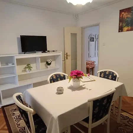 Gabriela Apartment *